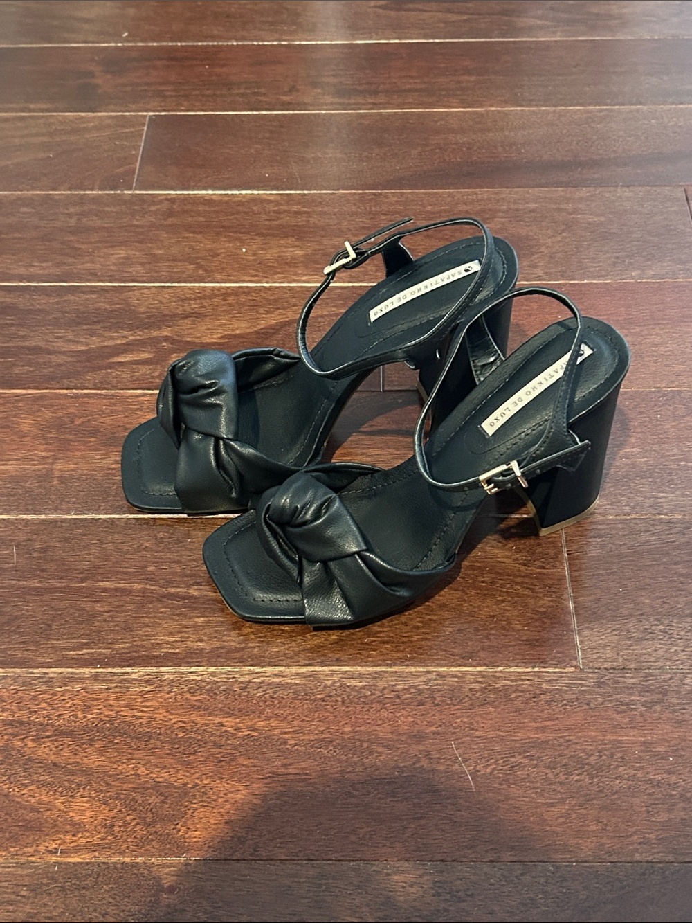 Black Knot Strap Leather Block Heel Sandals size 8 - party - dressy - night out